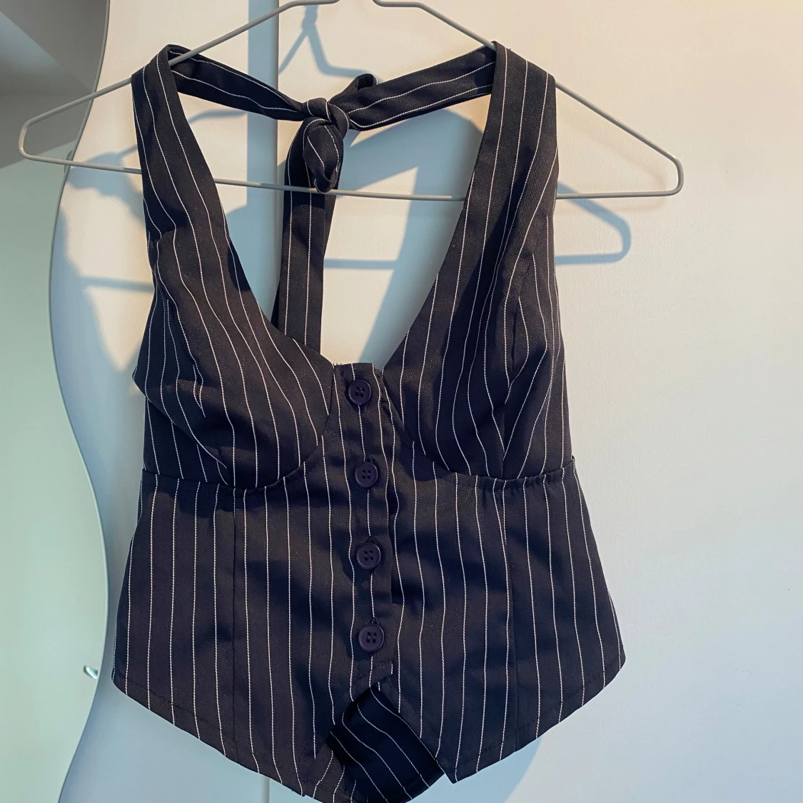 Väst med knyt i nacken - 1