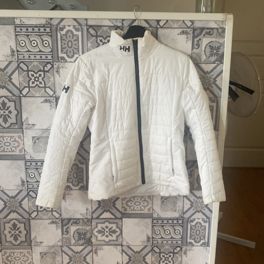 Vit quiltad pufferjacka Helly Hansen - 2