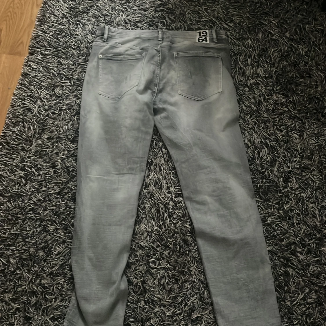 Grå slitna jeans från Dsquared2 - 2