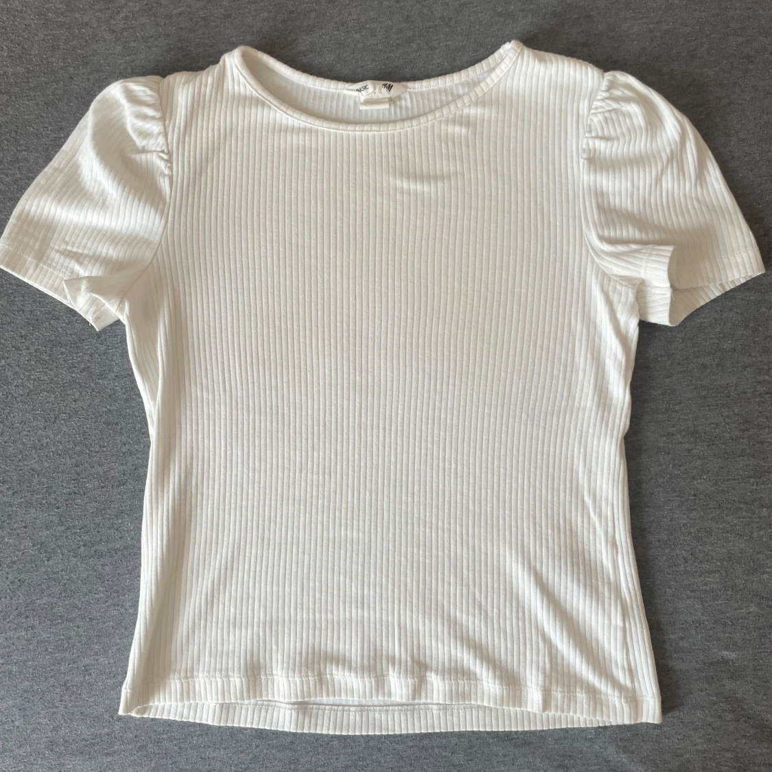 Vit ribbad topp från H&M - 1