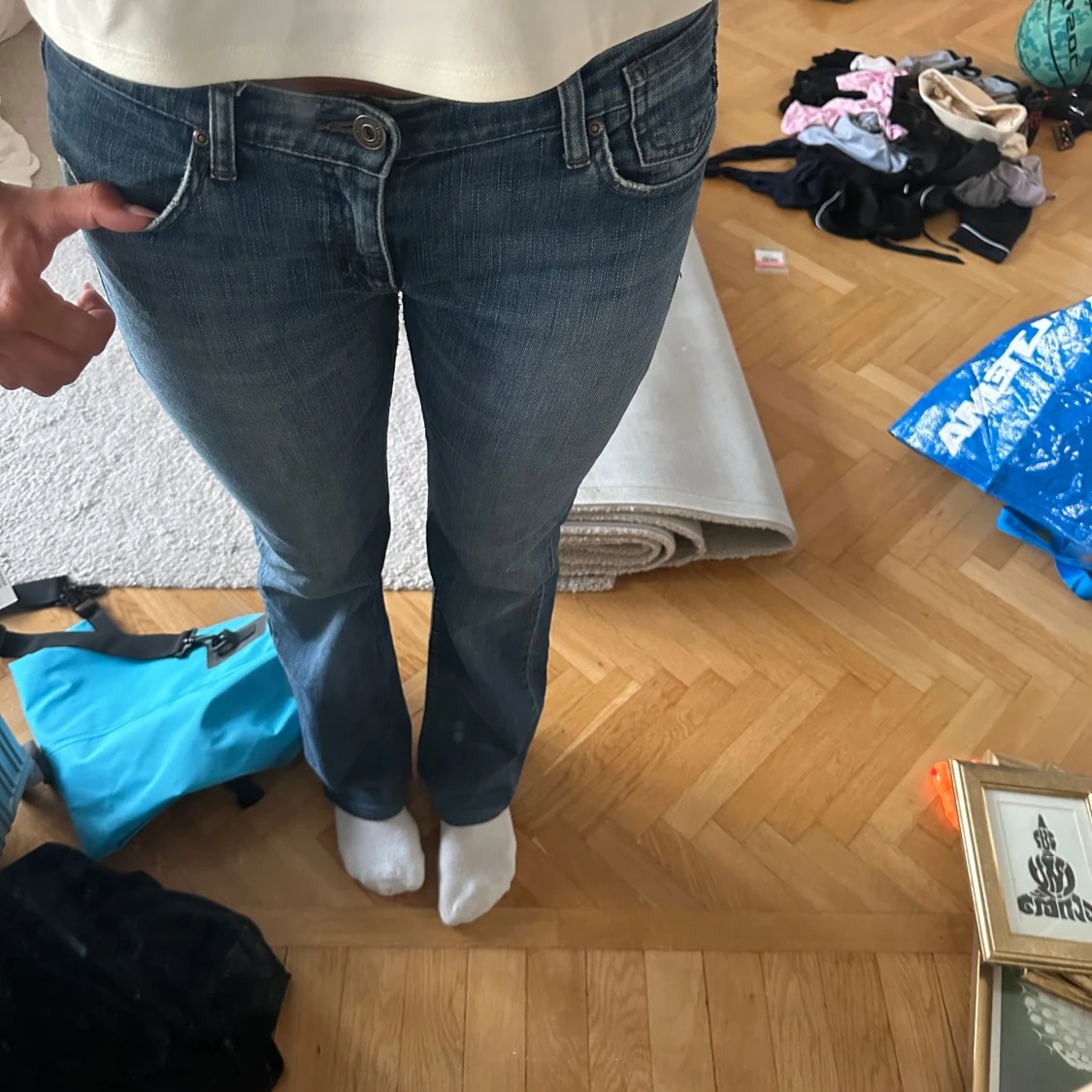 Blå lowwaist bootcut jeans från Armani!❣️ - 1