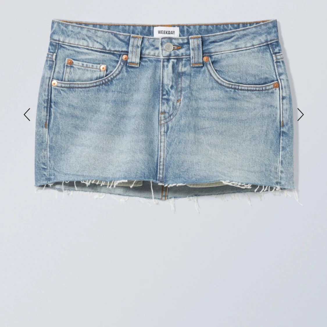Blå jeanskjol från Weekday