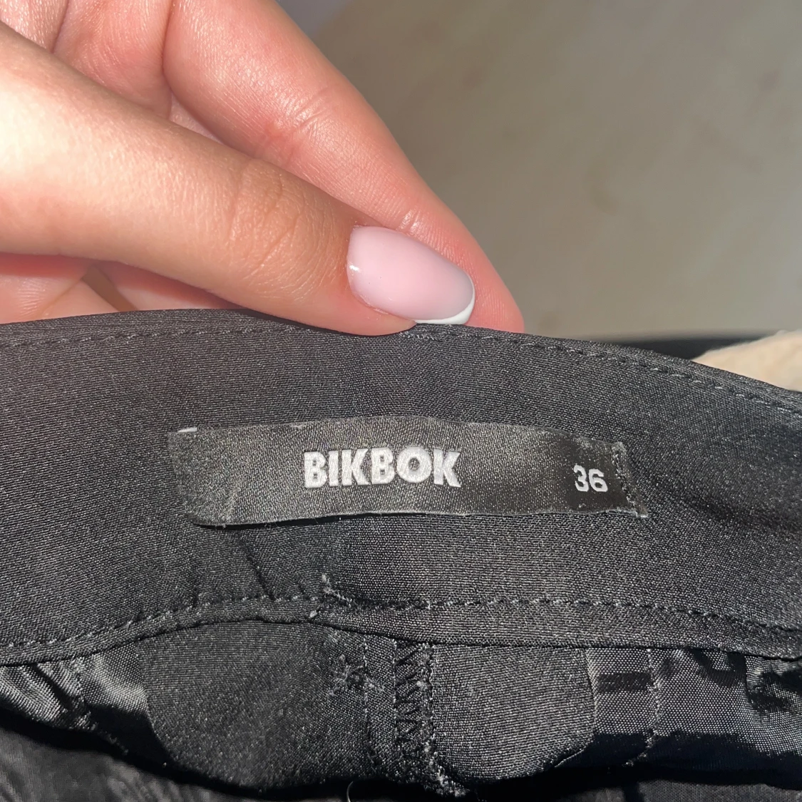 Svarta kostymbyxor från BikBok - 2