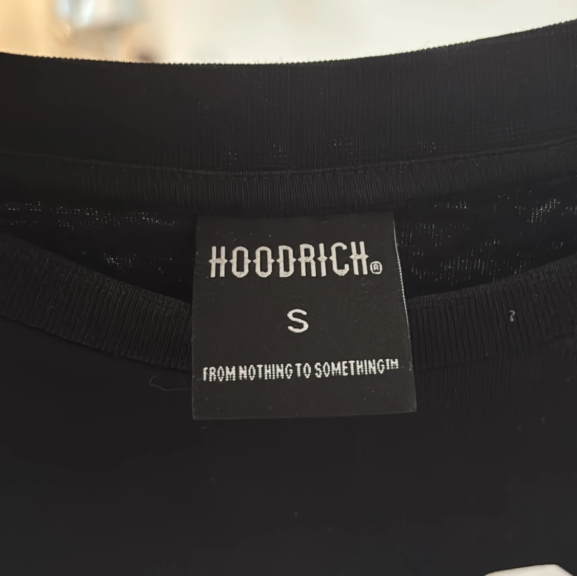 Svart t-shirt från Hoodrich  - 2