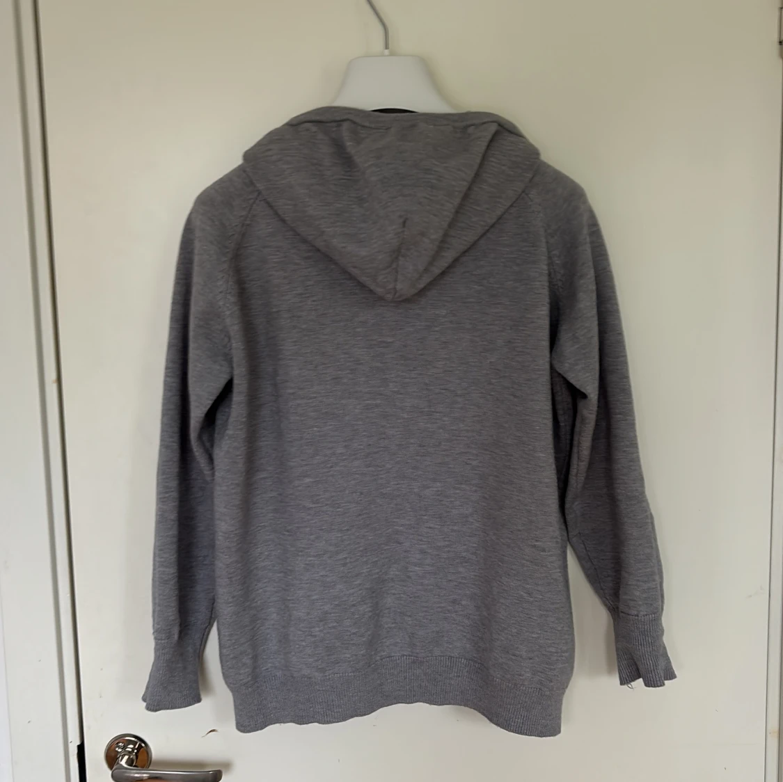 Grå merinoull hoodie - 1