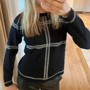 Svart rutig tröja - Tröja från signature