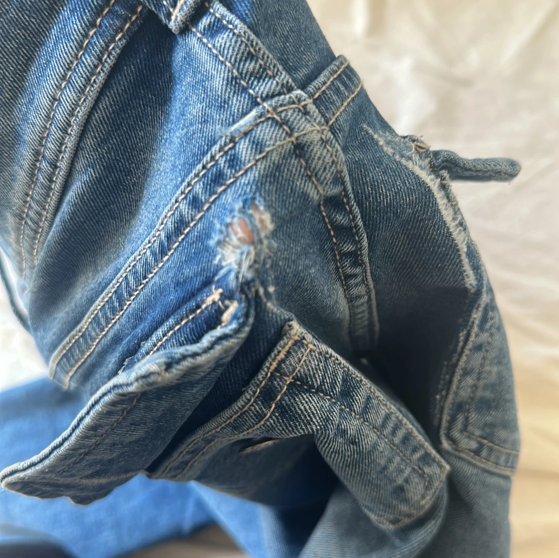 Blå bootcut jeans från Levis - 3