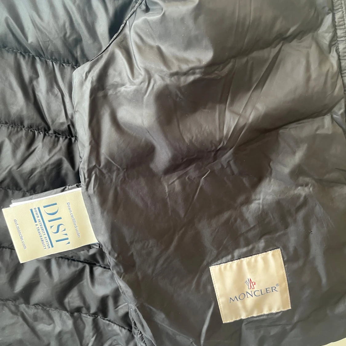 Svart dunväst från Moncler - 1