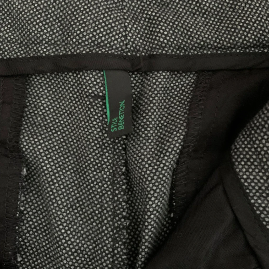 Grå kostymbyxor från Benetton - 3