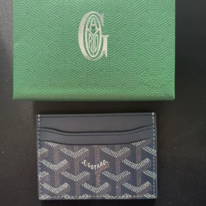 Plånbok - Tja, säljer min mörkblåa plånbok skriv vid funderingar ej ÆǨṰÁ