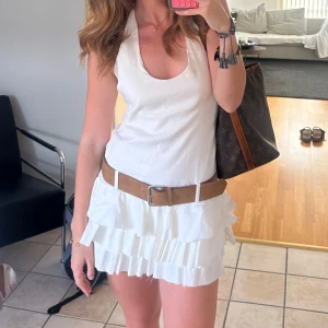 Klänning vit zara  - En klänning från zara vit 