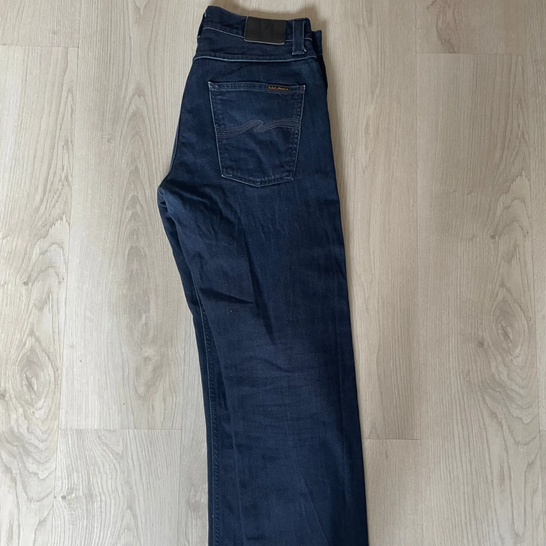 Mörkblå jeansbyxor från Nudie Jeans - 2