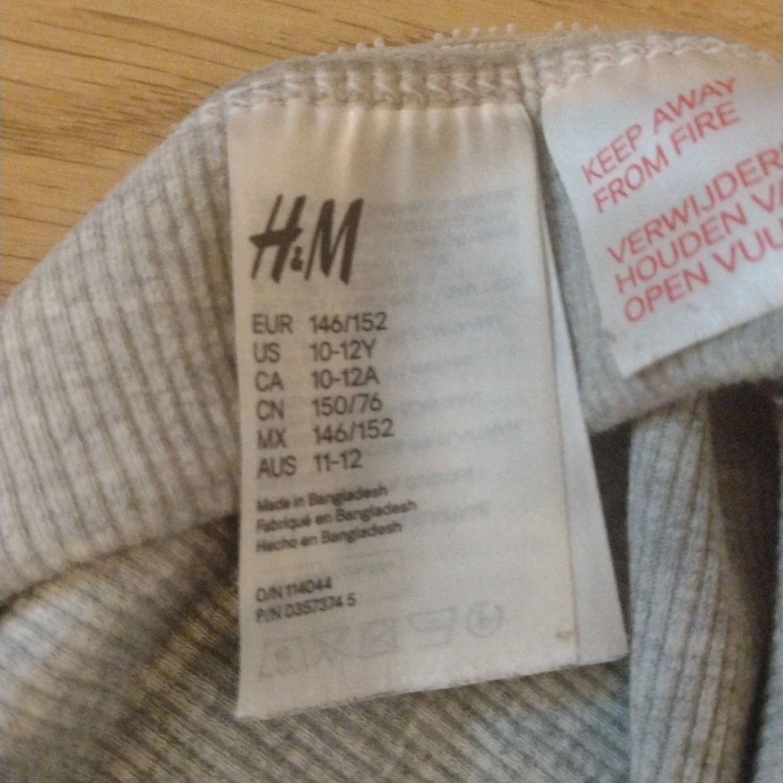 Ljusgrå ribbad linnetopp från H&M - 2