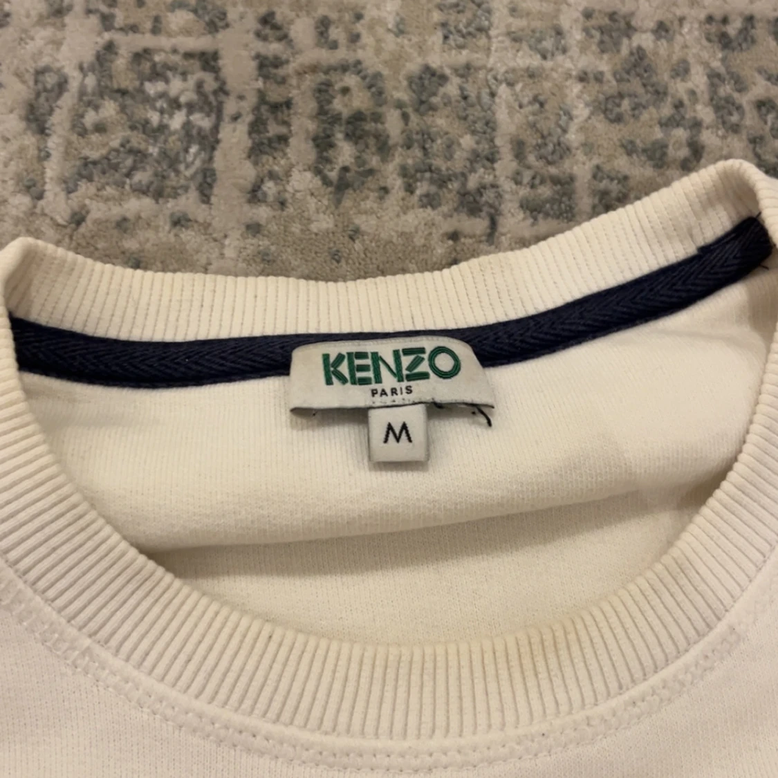 Vit sweatshirt med tigerbrodyr från Kenzo - 2