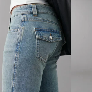 Ljusblå jeans - Säljer ljus blå jeans från gina, inga defekter alls, skicka priv för fler bilder. Köpta för 500