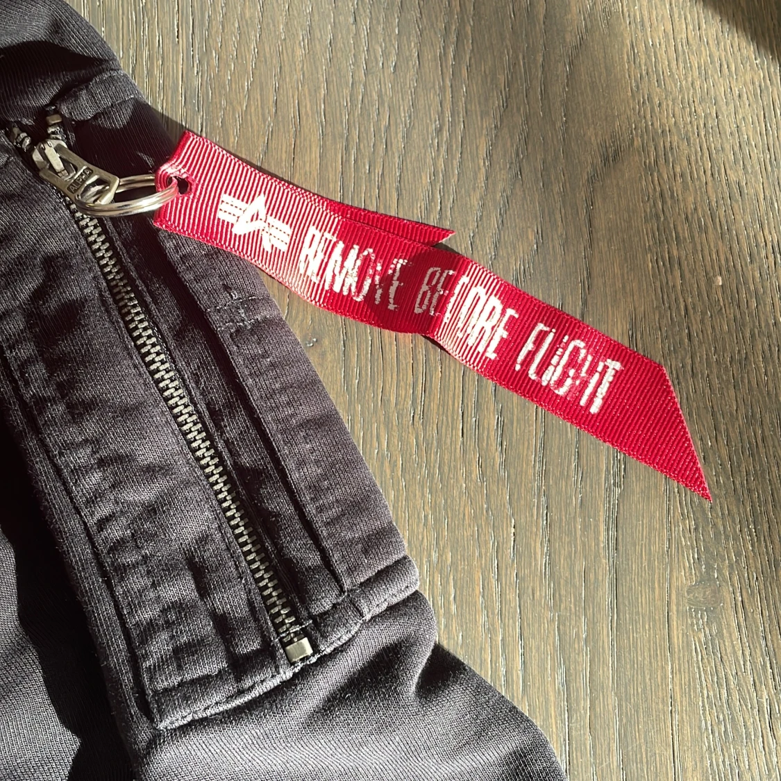 Svart sweatshirt från Alpha Industries - 3