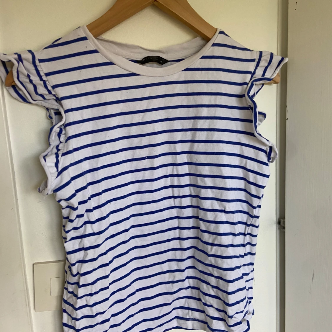 Randig topp med volangärm från SHEIN