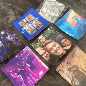 Hov1 bilder - 7 foton med bilder på bandet Hov1. färgfoton och svartvita bilder från konserter, backstage och gruppbilder. Perfekt för dig som gillar musik och hov1❣️