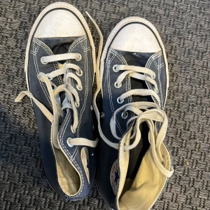 Blå höga Converse - Blå Converse, strl 35💕