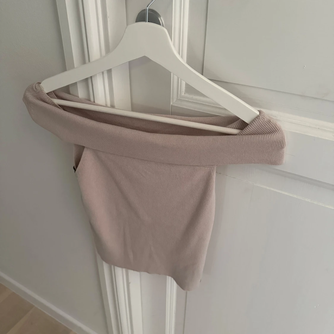 Ärmlös Off Shoulder-Topp från HM - 1