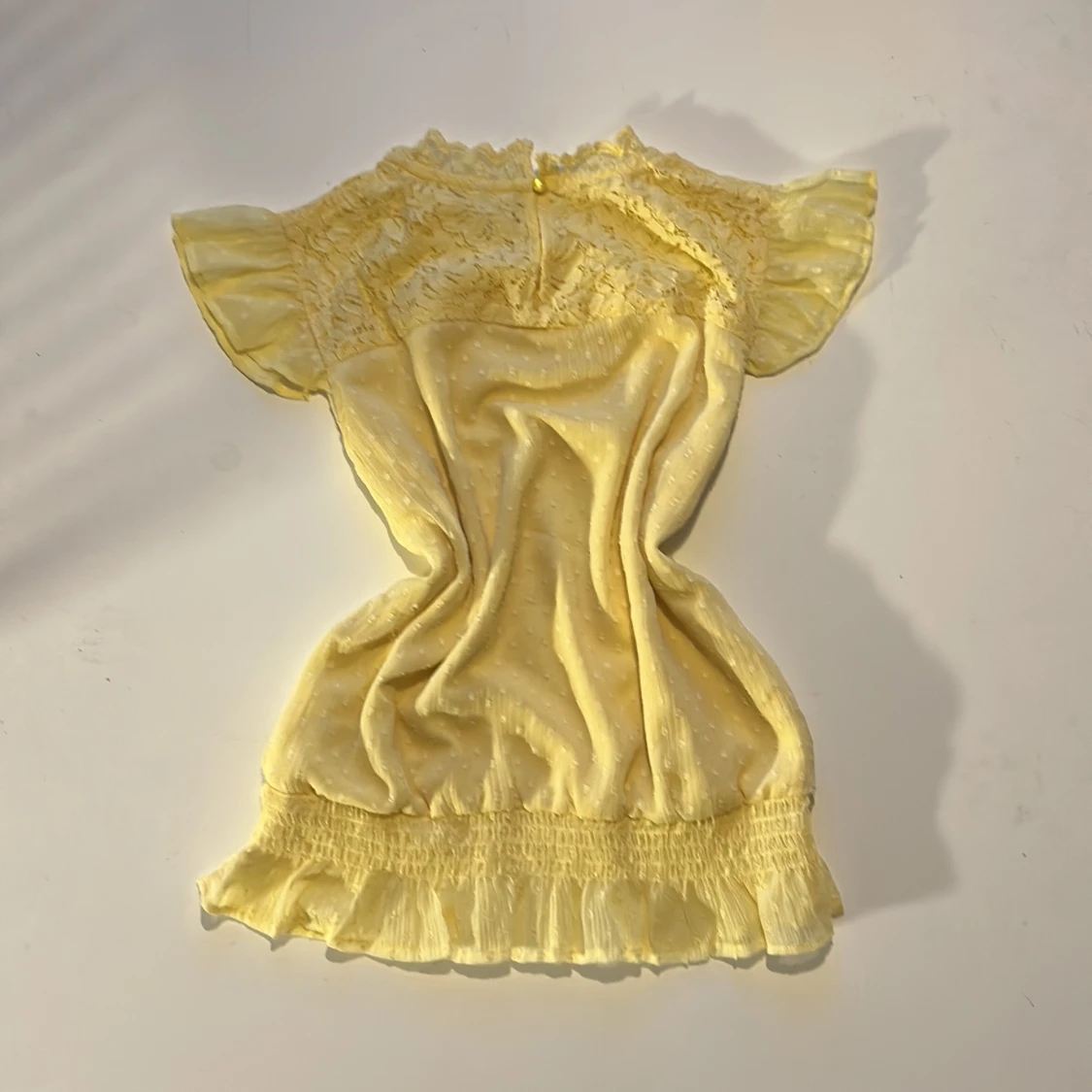 Gul spetsblus från Lindex - 1