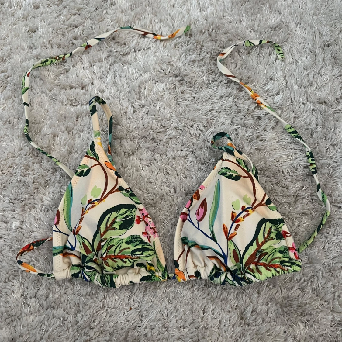 bikini-topp (kolla beskrivning