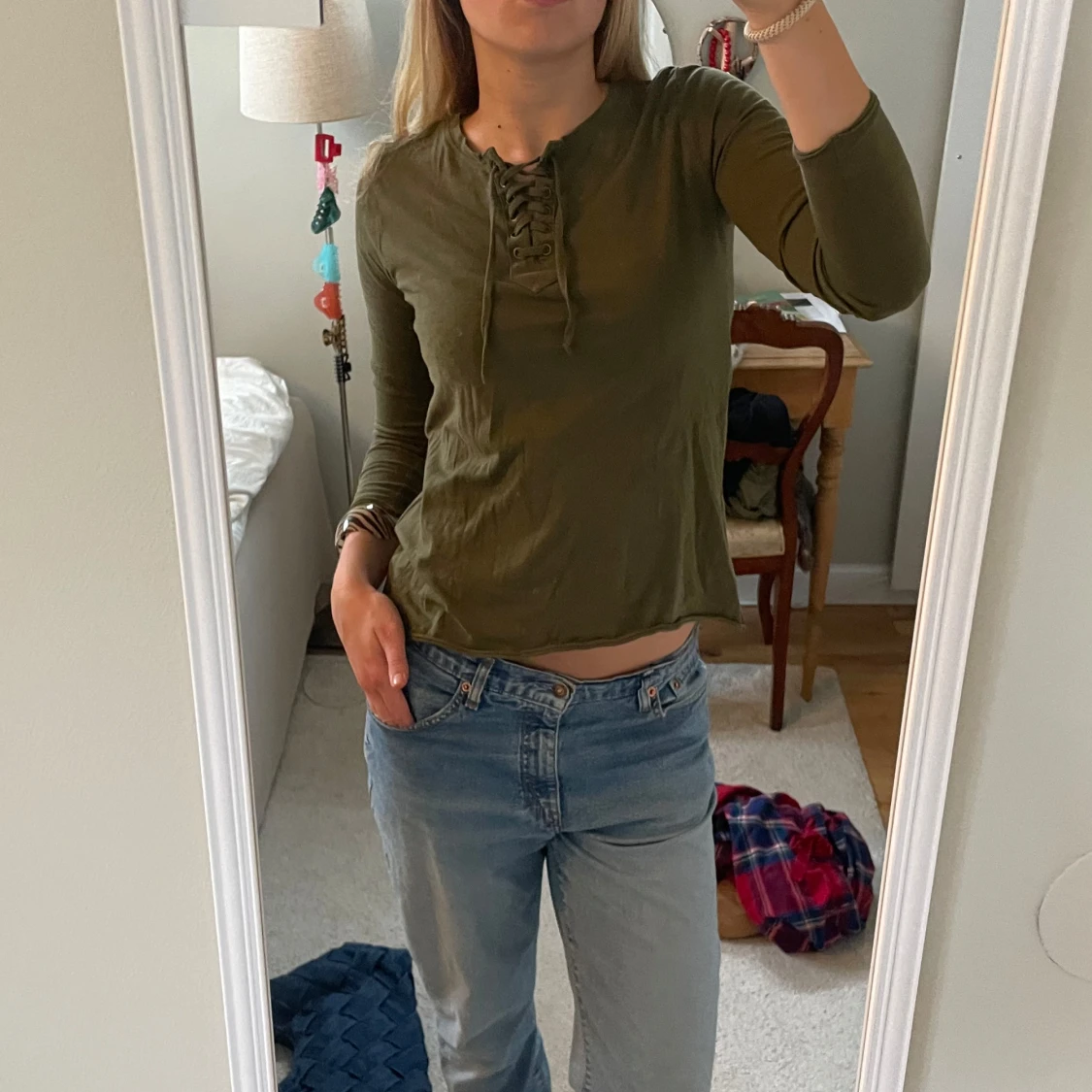 långärmad tröja med snörning