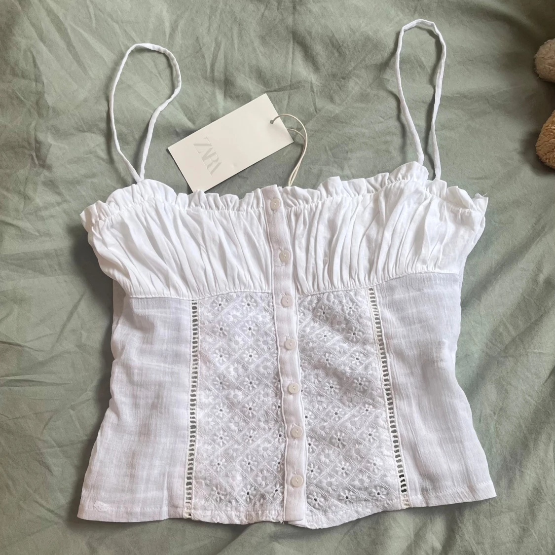 Vit broderad linnetopp från Zara - 2