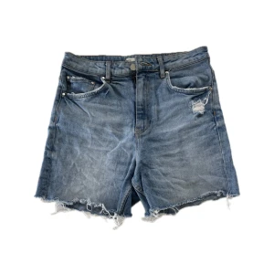 high waisted jeansshorts från Gina Tricot Perfect Jeans - som ny, endast använd några gånger