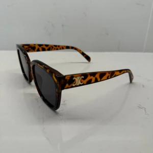 Leopardmönstrade solglasögon  - Helt nya och oanvända perfekt för sommaren (ej äkta)