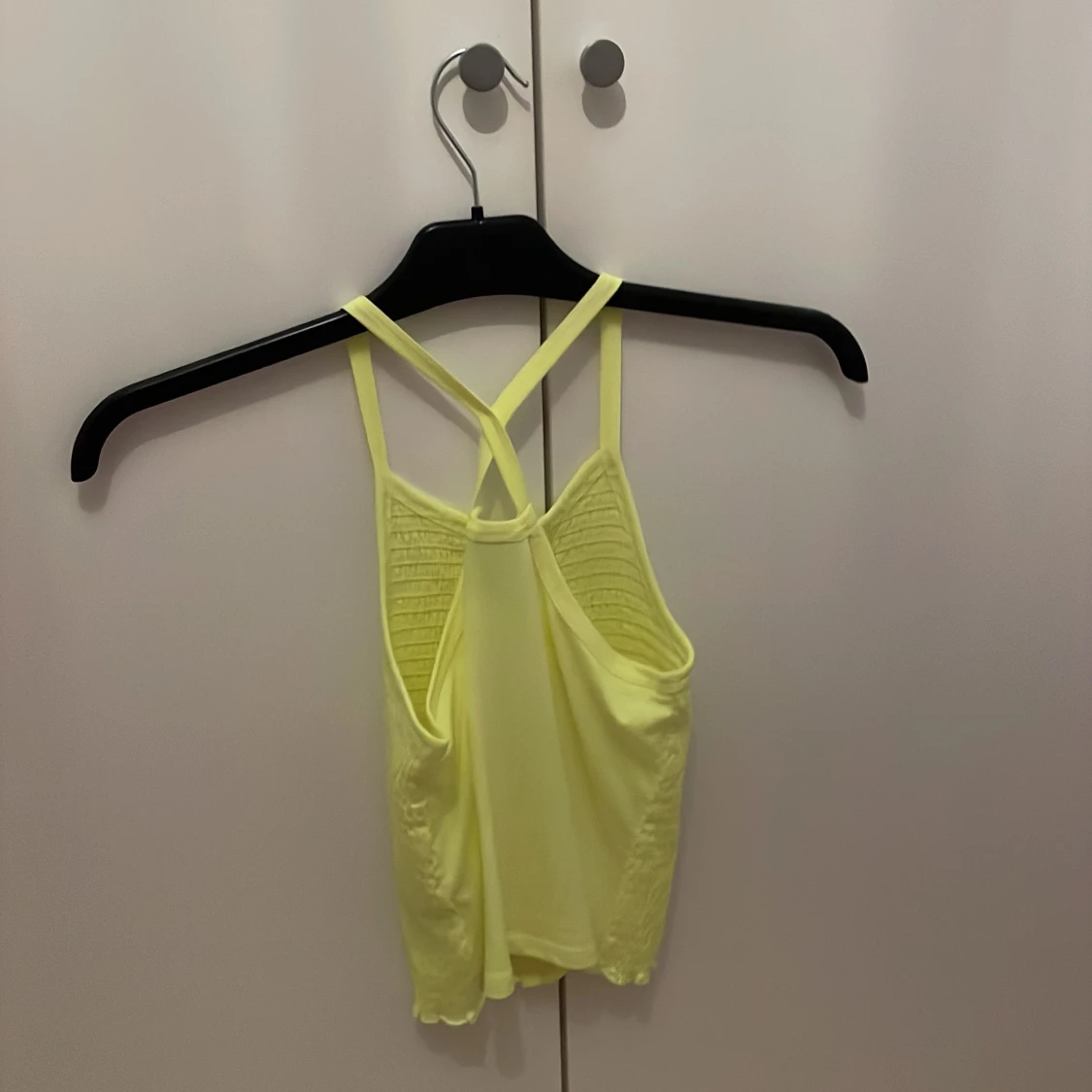 Gul smockad linnetopp från Lindex - 2