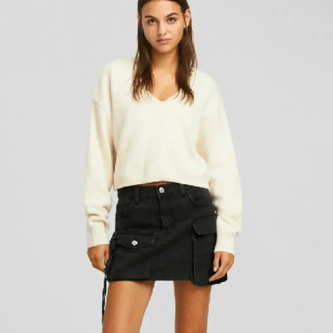 Beige v-ringad stickad tröja/kofta - Bershka