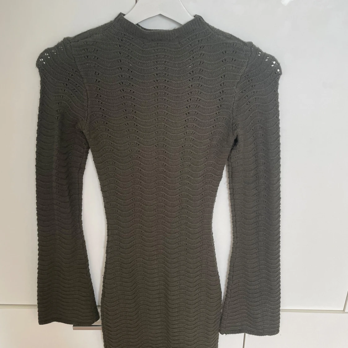 Olivgrön stickad kortklänning Bershka - 2