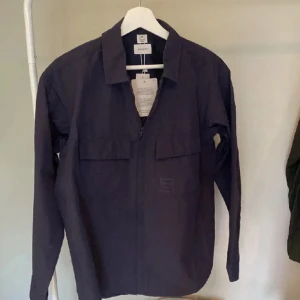 Woolrich vindjacka - Säljer nu denna feta vindjackan ifrån Woolrich. Hör av er vid funderingar priset kan diskuteras.