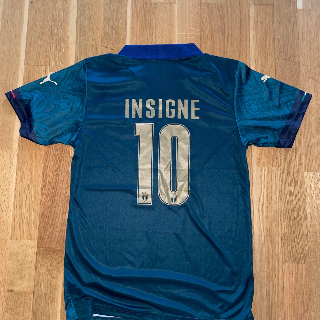 Italien insigne 10 storlek S - 1