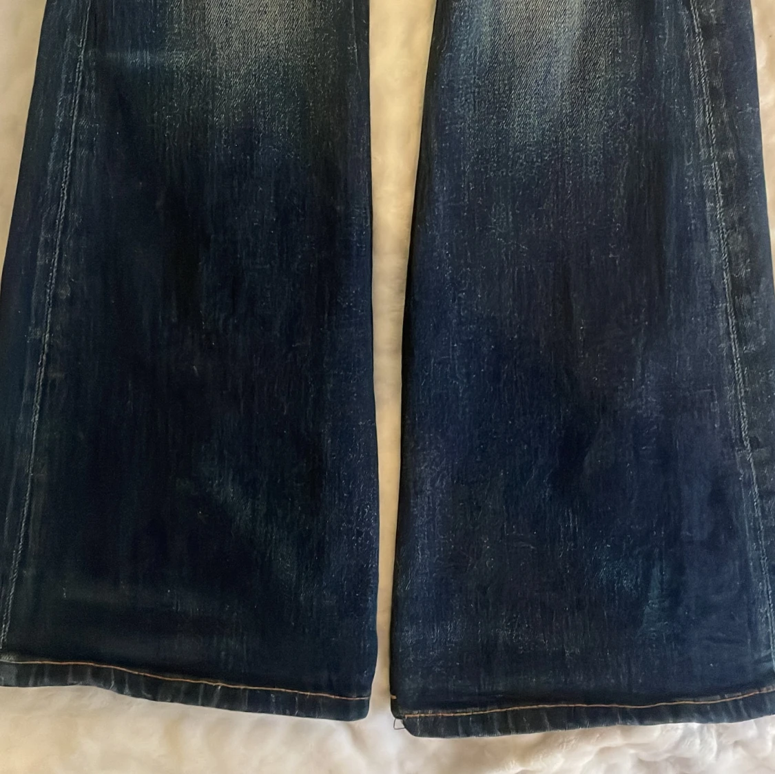 Lågmidjade jeans som är flared - 4