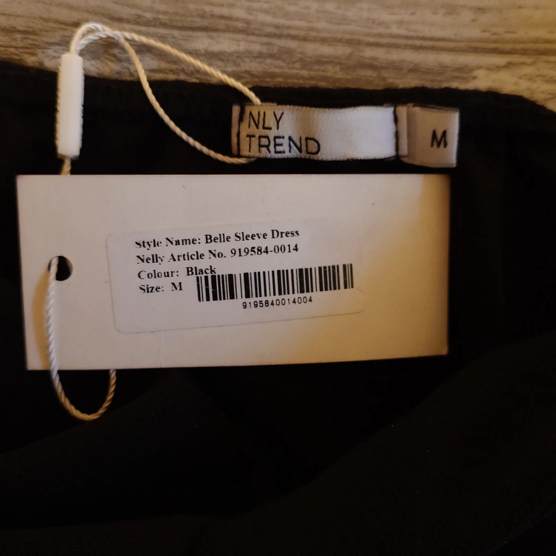 Svart Belle Sleeve klänning NLY Trend (oanvänd) - 1