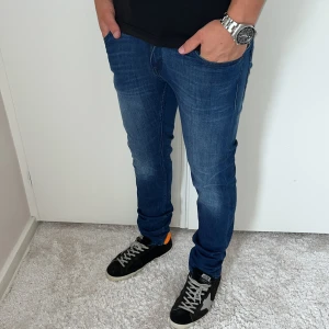 Replay Grover jeans  - Replay Jeans | skick 9/10 | Storlek 28/32| Pris - 499kr | Modellen är ca 178cm lång | Hör av dig vid minsta fråga eller fundering!!