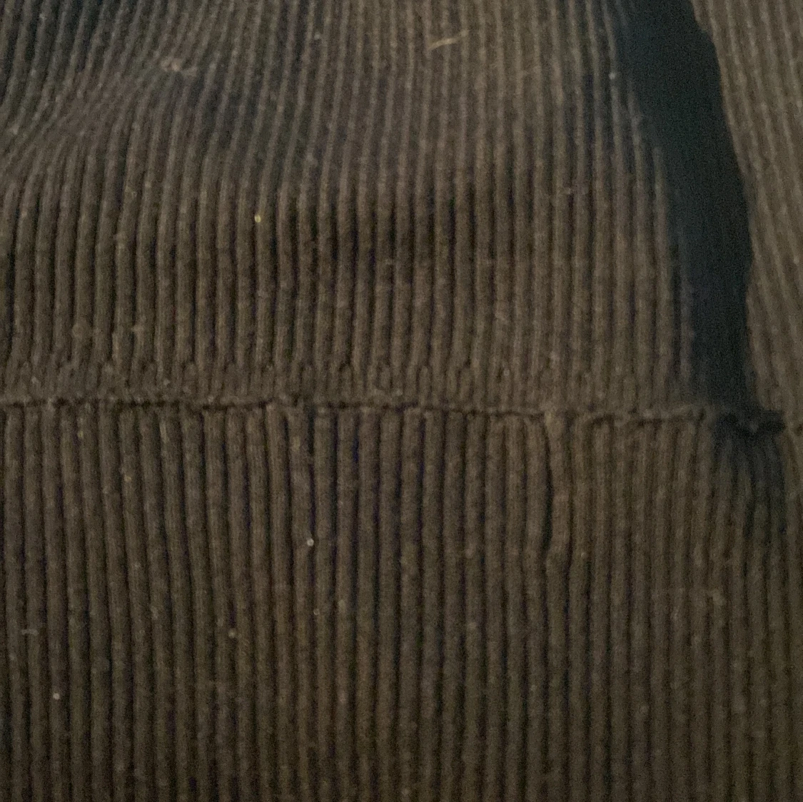 Svart offshoulder ribbad stickad topp i storlek s  - 2