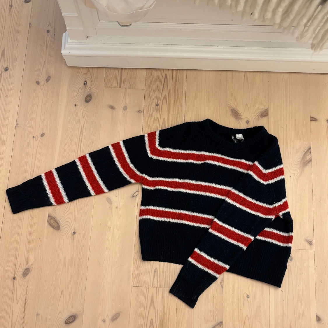 Randig stickad tröja  - 1