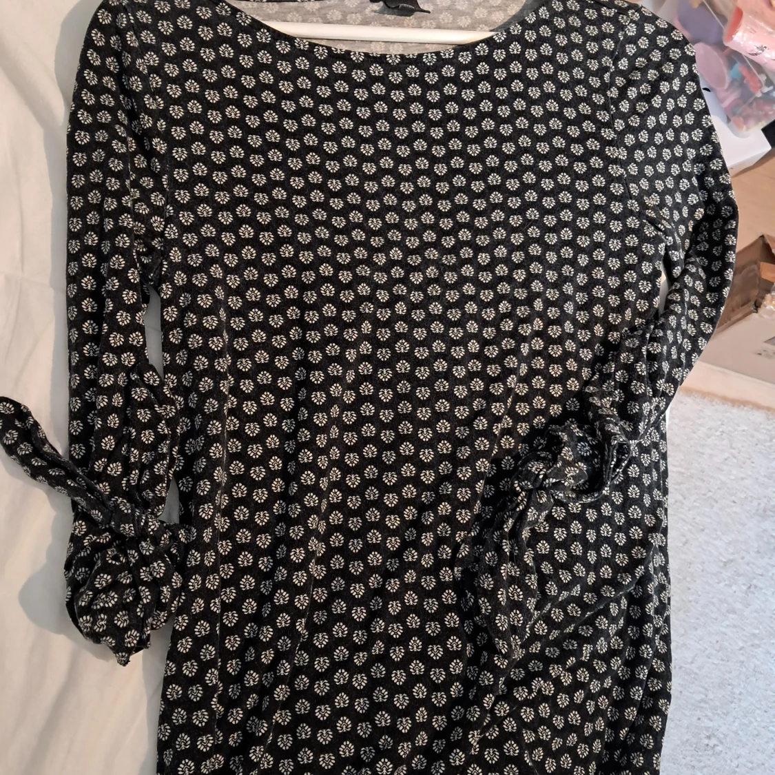 Svartvit blommig klänning Lindex XS - 2