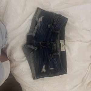 Hollister short low rise - Lågmidjade shorts från hollister, säljer då dem är för små.