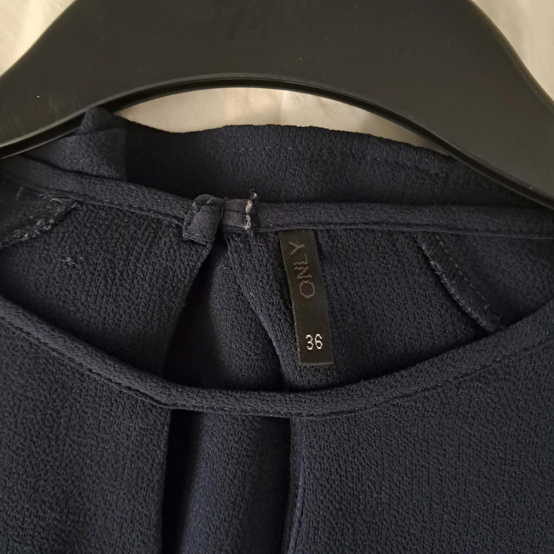 Svart/Mörkblå kortklänning från ONLY - 2