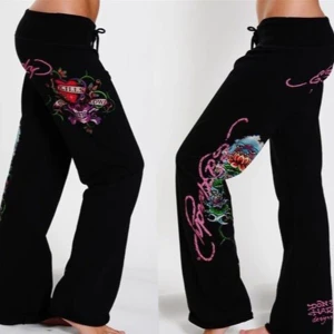 Söker vintage ed Hardy byxor  - Söker ett par vintage äldre par ed Hardy byxor i storlekarna L och XL, har ni några snälla har av er🙏