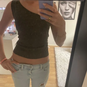 One shoulder linne - Bra skick
