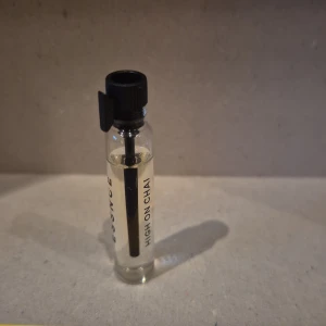 High On Chai 2ml - High On Chai 2ml från ESSNCE endast doftat på den. 45kr ny.