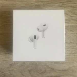 Air, pod PRO generation 2 - Funkar utan problem, alla tillbehör följer med