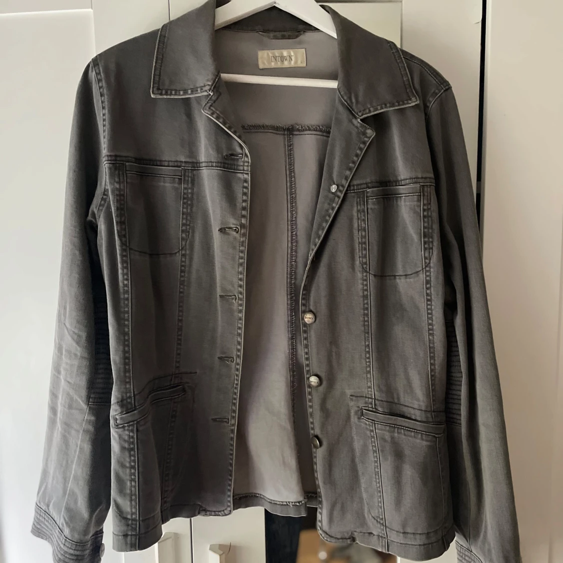 Grå jeansjacka från Intown - 2
