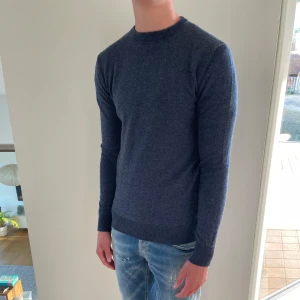 John Henric merinoull tröja  - Säljer nu denna John Henric merinoull tröja, skriv för fler bilder/frågor🙌🏼