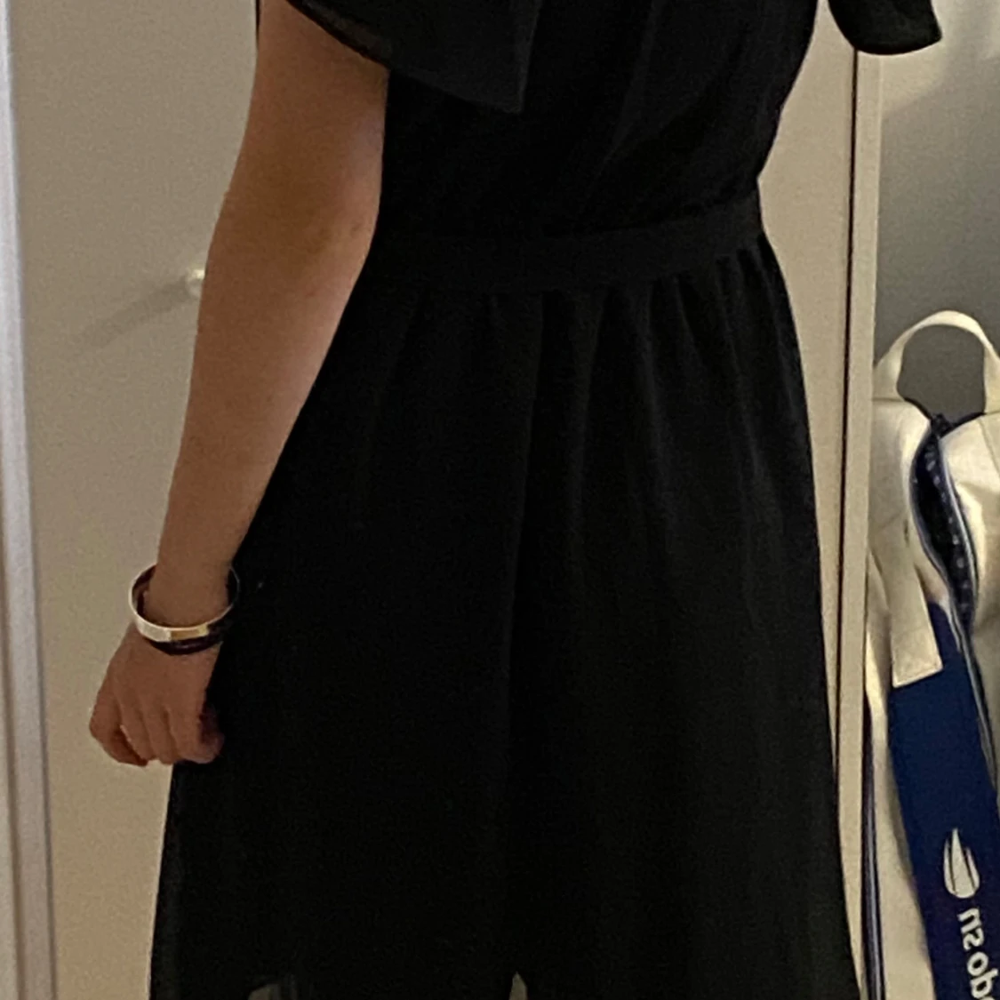 Svart midiklänning från H&M XS - 1